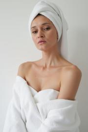 Повія Києва Мила, з 2 розміром грудей