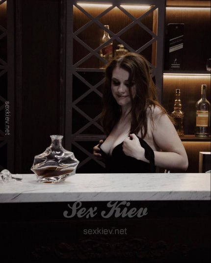 Проститутка Киева Наташа, шлюха шатенка - большое фото