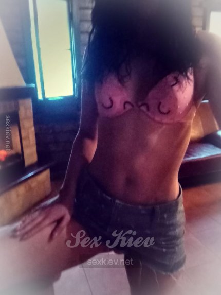 Проститутка Киева Аленка, с 1 размером груди - большое фото