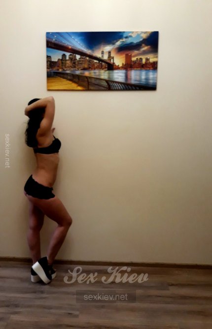 Проститутка Киева Оля, с 2 размером груди - большое фото