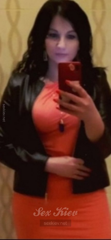 Проститутка Киева Жгучая брюнеточка, секс на улице Проспект мира - большое фото