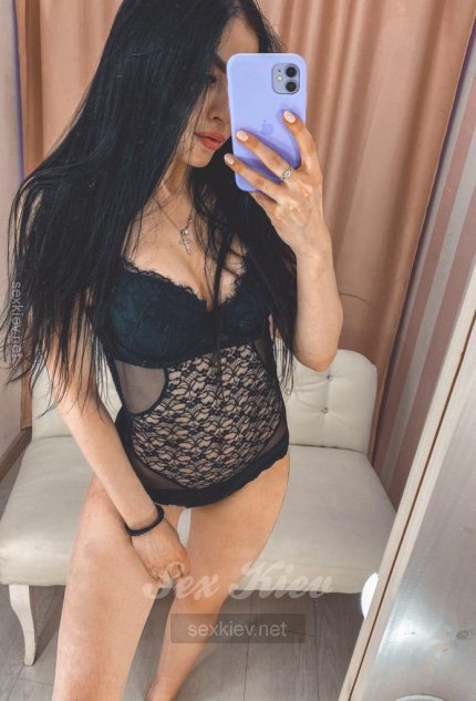 Проститутка Киева Кира, индивидуалка принимает у метро Сырец - большое фото