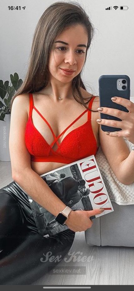 Проститутка Киева Юля, снять за 300 грн час - большое фото