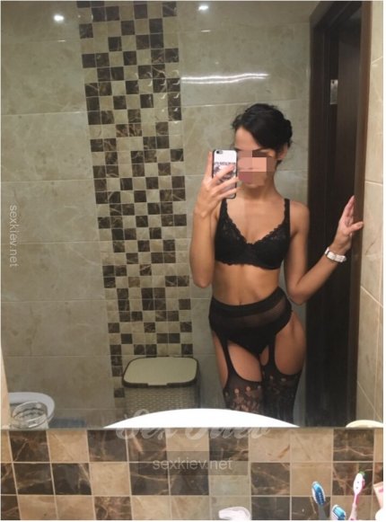 Проститутка Киева Алинка, с 3 размером сисек - большое фото