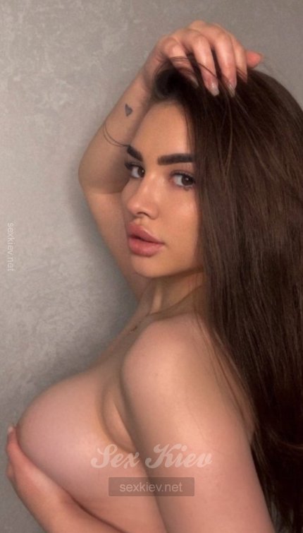 Проститутка Киева Катя, с 3 размером груди - большое фото