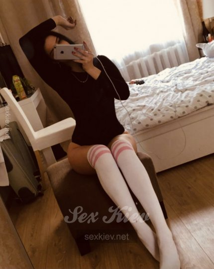 Проститутка Киева Карина, индивидуалка принимает у метро Днепр - большое фото