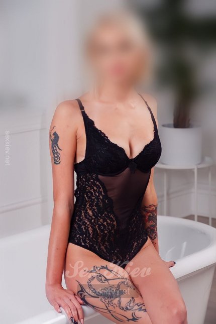 Проститутка Киева Марина, с 2 размером груди - большое фото