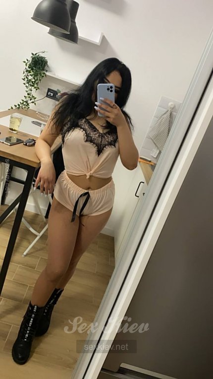 Проститутка Киева Альбина , эта инди брюнетка - большое фото