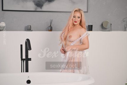 Проститутка Киева Лаура, с 3 размером груди - большое фото
