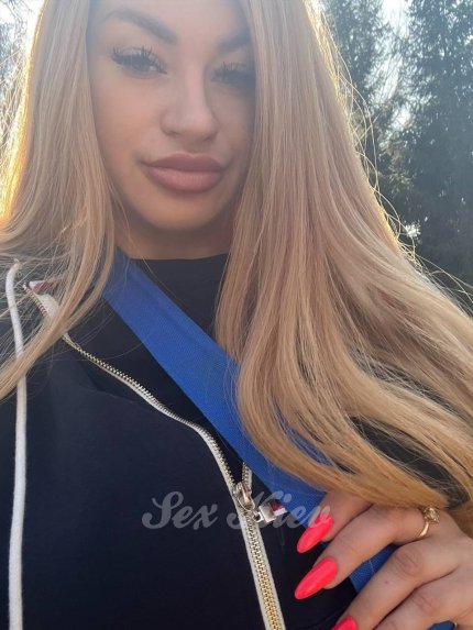 Проститутка Киева ЛЮБЛЮ В ПОПОЧКУ, с 6 размером груди - большое фото