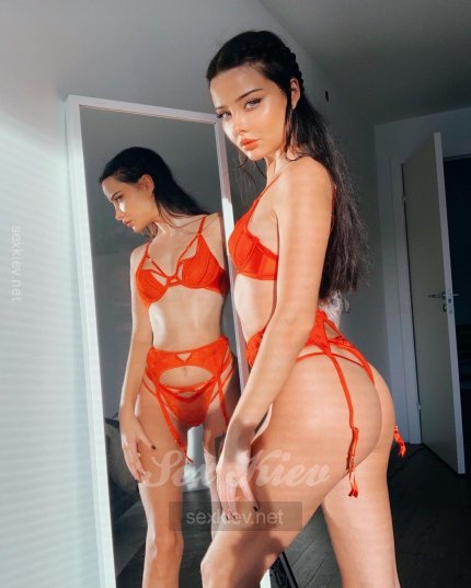 Проститутка Киева Катя, работает на улице Оболонская площадь - большое фото