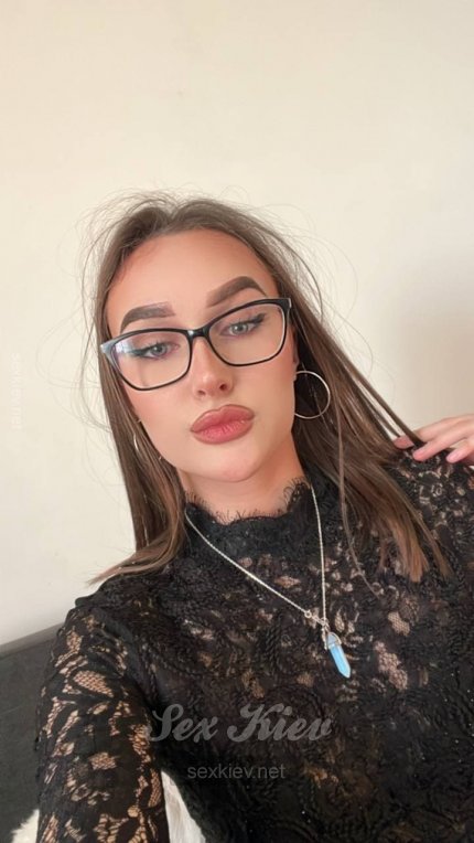 Проститутка Киева Ева, индивидуалка обслуживает у метро Кловская - большое фото