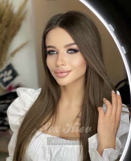 Проститутка Киева Валерия, работает на улице Крещатик - большое фото