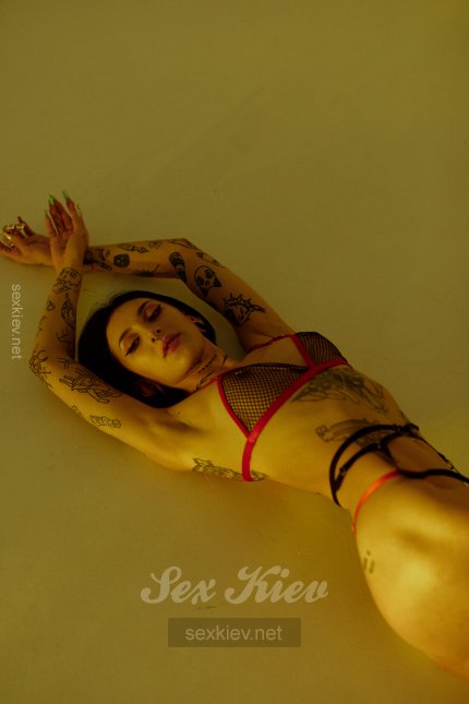 Проститутка Киева Интимные игры, девушке 18 лет - большое фото