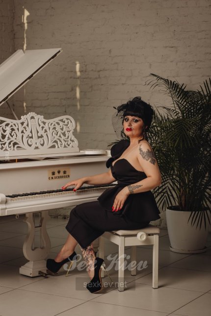 Проститутка Киева Ксения , индивидуалка обслуживает у метро Театральная - большое фото