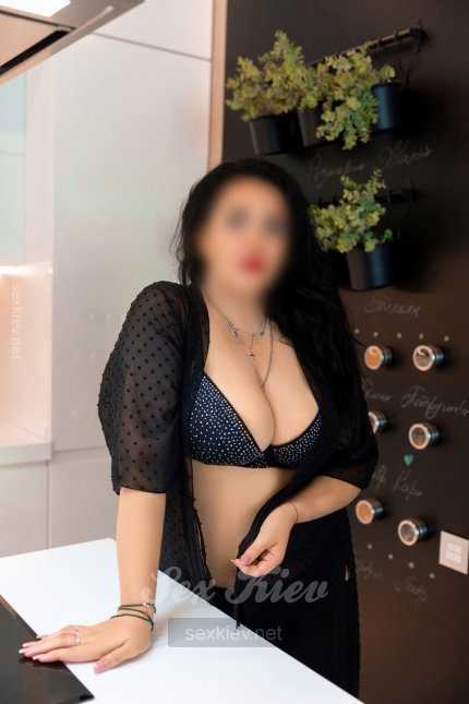 Проститутка Киева Вита, индивидуалка принимает у метро Харьковская - большое фото