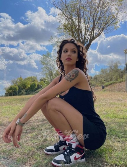 Проститутка Киева Саша, путана шатенка - большое фото