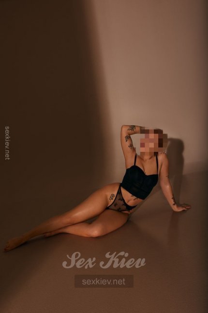 Проститутка Киева Алина, с 2 размером сисек - большое фото