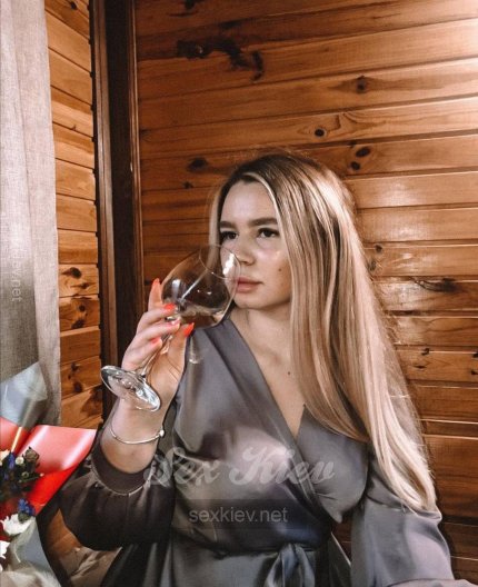 Проститутка Киева София, с 3 размером груди - большое фото