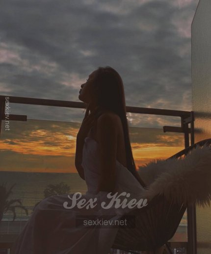 Проститутка Киева Эмилия, индивидуалка обслуживает у метро Нивки - большое фото