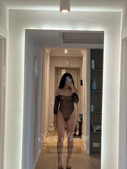 Проститутка Киева Ульяна СТАРАЯ АНКЕТ, возрастом 18 лет - большое фото