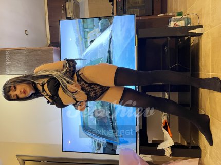 Проститутка Киева Карина, с 2 размером сисек - большое фото