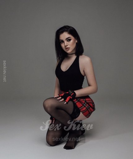 Проститутка Киева Адель , индивидуалка обслуживает у метро Дворец Украина - большое фото