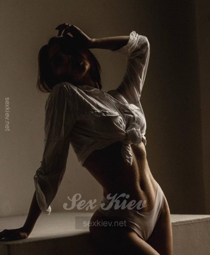 Проститутка Киева Мия, индивидуалка принимает у метро Крещатик - большое фото