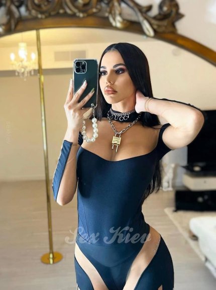 Проститутка Киева Ася
, с 3 размером сисек - большое фото