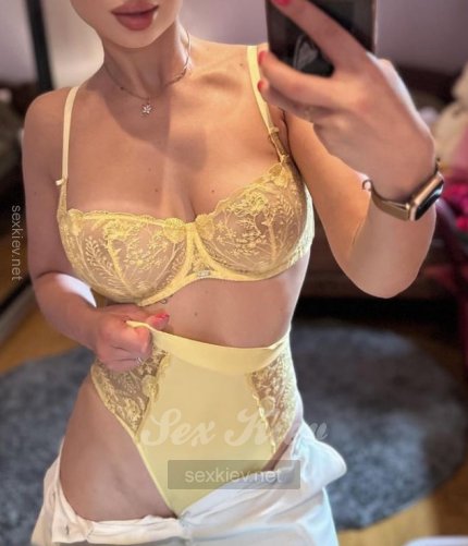 Проститутка Киева Маша, с 2 размером сисек - большое фото