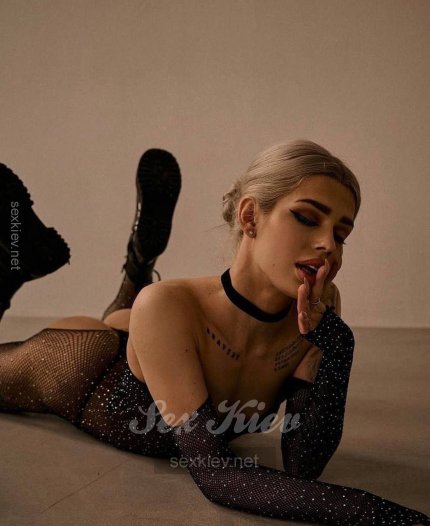 Проститутка Киева Эмилия, индивидуалка обслуживает у метро Печерская - большое фото