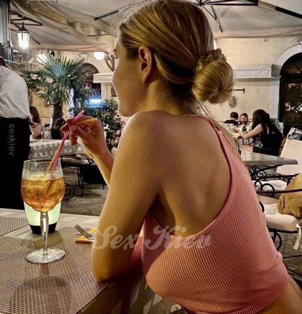 Проститутка Киева Оля
, индивидуалка обслуживает у метро Оболонь - большое фото