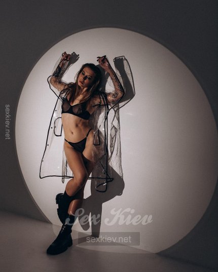 Проститутка Киева Ельза, с 3 размером сисек - большое фото