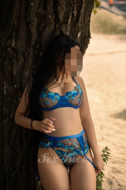 Проститутка Киева Оля, секс на улице проспект Николая Бажана - большое фото