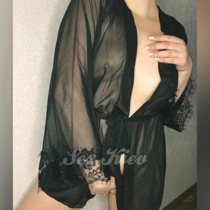 Проститутка Киева Анюта, работает на улице Крещатик - большое фото