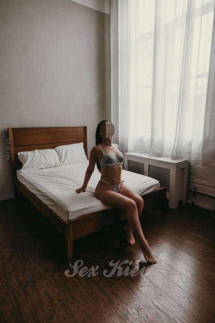 Проститутка Киева Адель, работает на улице проспект Николая Бажана - большое фото