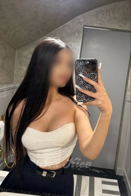 Проститутка Киева Юля, с 3 размером груди - большое фото