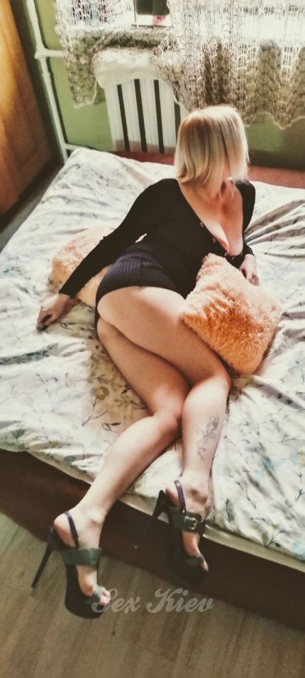 Проститутка Киева Маша, с 3 размером сисек - большое фото