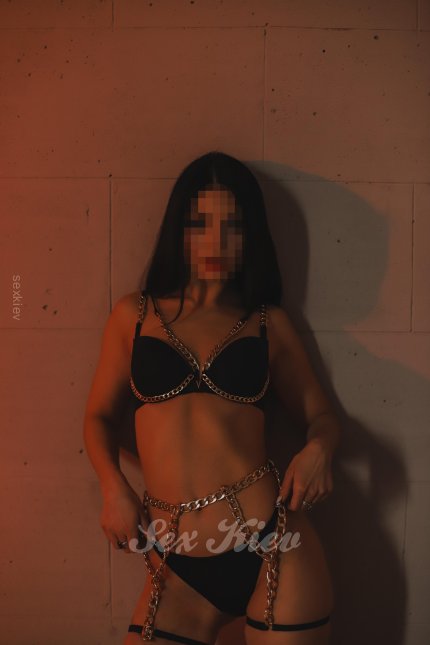 Проститутка Киева Карина
, ей 18 лет - большое фото