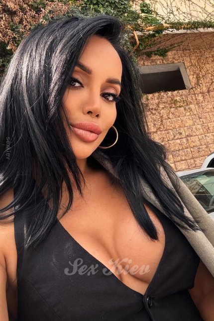 Проститутка Киева Анна, с 6 размером сисек - большое фото