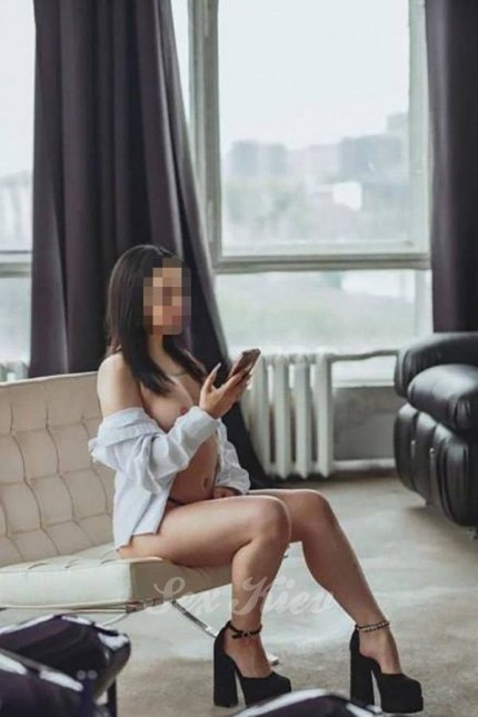 Проститутка Киева Машуля, эта инди брюнетка - большое фото