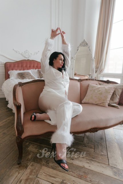 Проститутка Киева Даша, индивидуалка работает у метро Нивки - большое фото