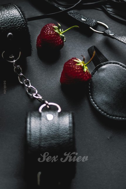 Проститутка Киева Марина, с 4 размером груди - большое фото