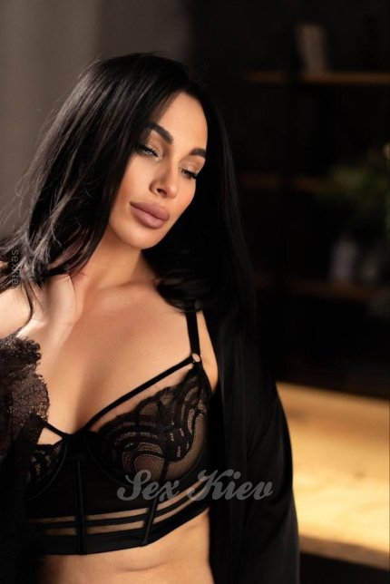 Проститутка Киева Даша, эта инди брюнетка - большое фото