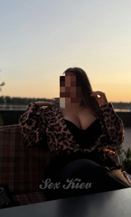 Проститутка Киева Даяна, с 5 размером груди - большое фото