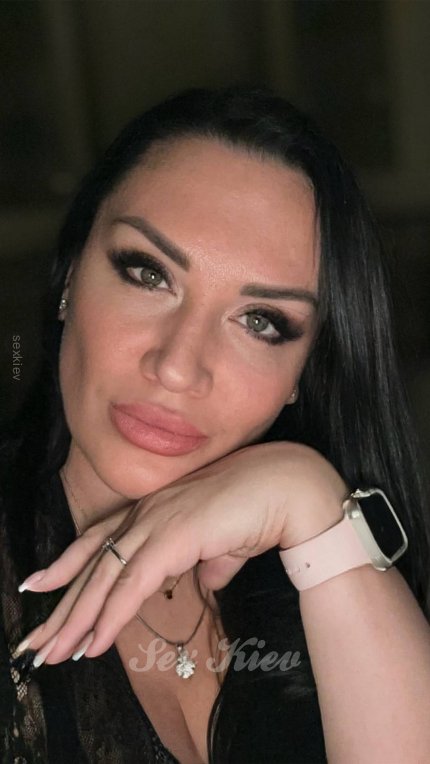 Проститутка Киева Вероника VIP, секс на улице Голосеевский проспект - большое фото