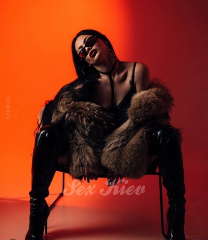 Повія Києва Еліна, з 2 розміром цицьок - велике фото