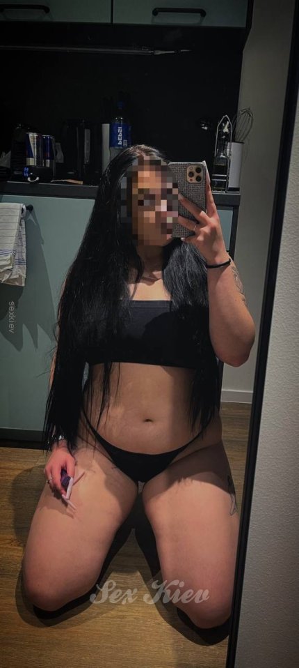 Проститутки Киева: Алеся (Феи Киев) отсасывает - большое фото