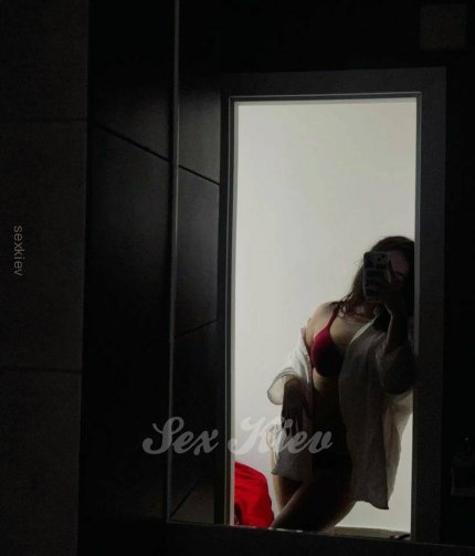 Повія Києва Соня, з 3 розміром цицьок - велике фото