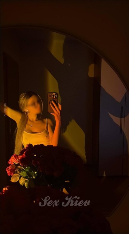 Проститутки Киева: Амелия делает минет - большое фото